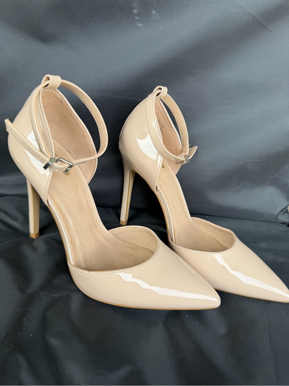 Women’s Nude Patent Pointed-Toe Ankle-Strap Pumps Size 7